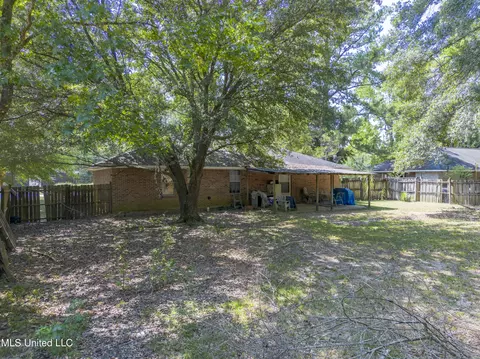Exterior - 209 11th St, Mount Olive, MS 39119 photo 2 of 2