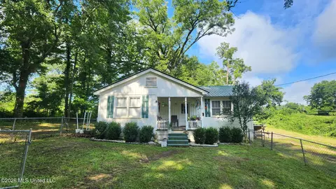 8 Lofton Ln, Natchez, MS 39120