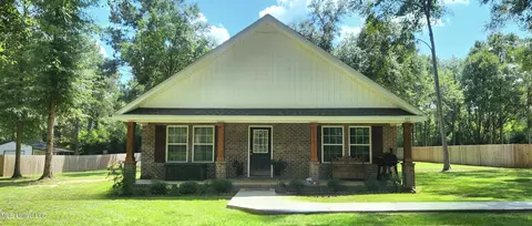111 E V Lowery Rd, Lucedale, MS 39452