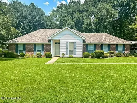 11 Rosewood Dr, Picayune, MS 39466