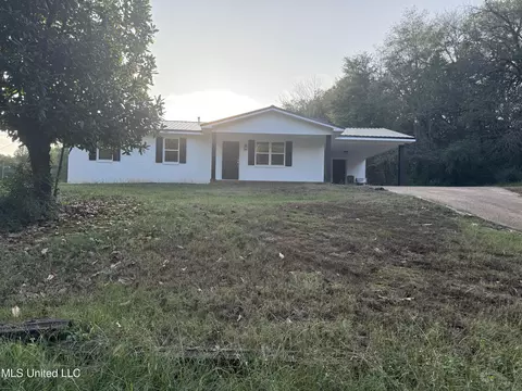 336 NW Boundary Street St, Holly Springs, MS 38635