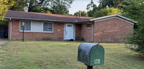 1283 Staunton Dr, Southaven, MS 38671