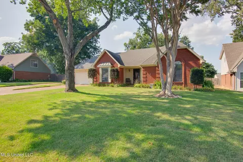 1900 Pecan Grove Dr, Southaven, MS 38671