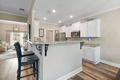 555 Emma Cv, Nesbit, MS 38651 photo 9