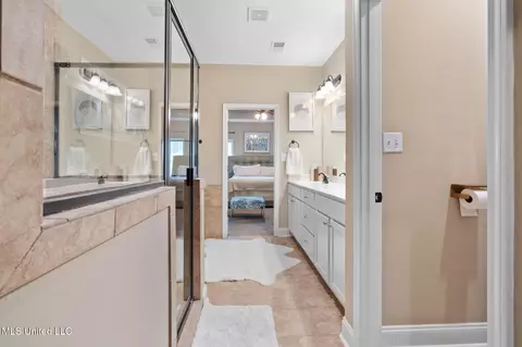 555 Emma Cv, Nesbit, MS 38651 photo 14