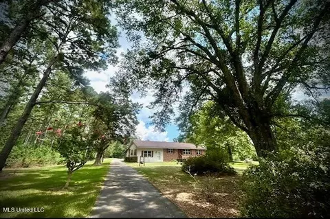 6718 Butler Rd, Smithdale, MS 39664