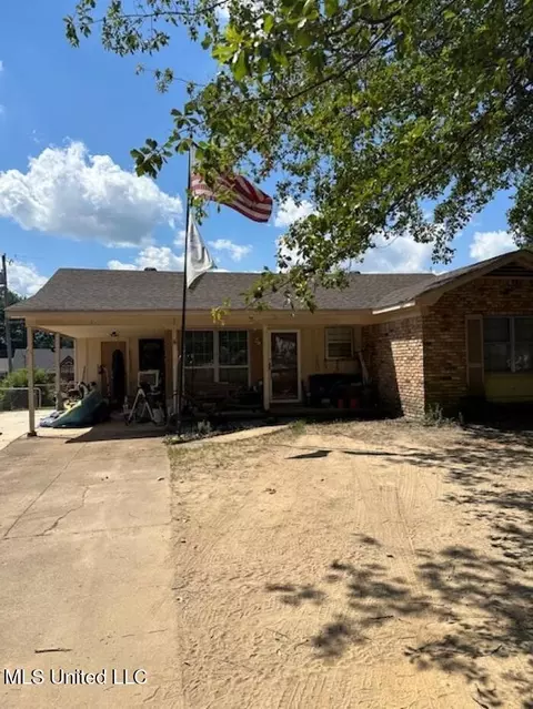 8341 Whitehead Dr, Southaven, MS 38671