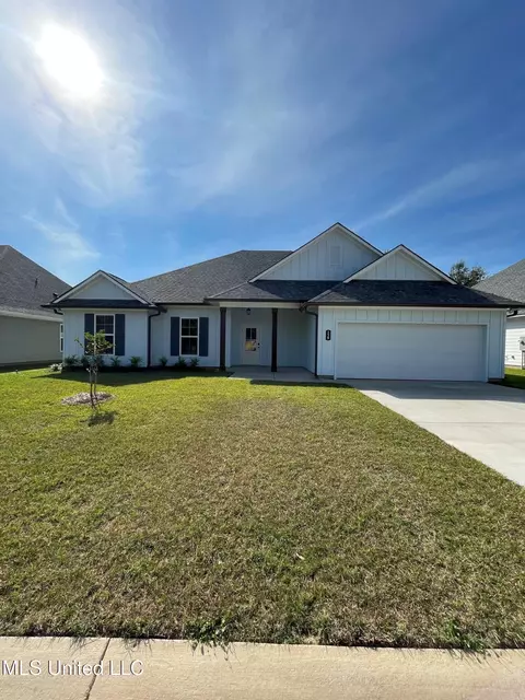 139 Le Moyne St, Bay Saint Louis, MS 39520