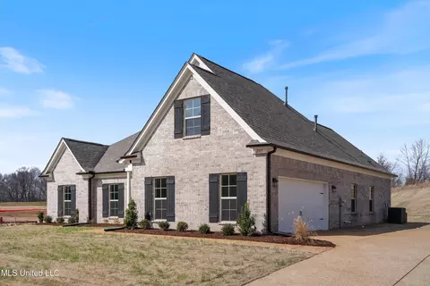 Exterior - 894 Collie Dr, Hernando, MS 38632 photo 2 of 4