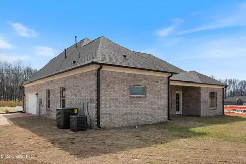 Exterior - 894 Collie Dr, Hernando, MS 38632 photo 3 of 4