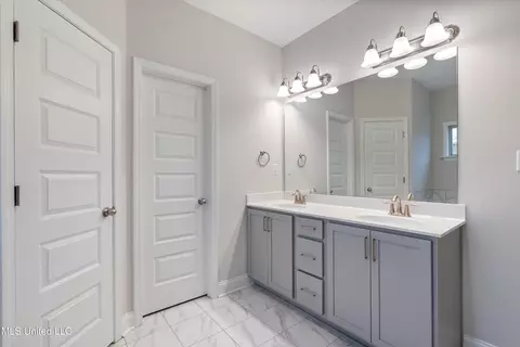 Entry Way - 894 Collie Dr, Hernando, MS 38632 photo 2 of 2