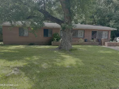 313 Queen Margaret Ln, Jackson, MS 39209 photo 1