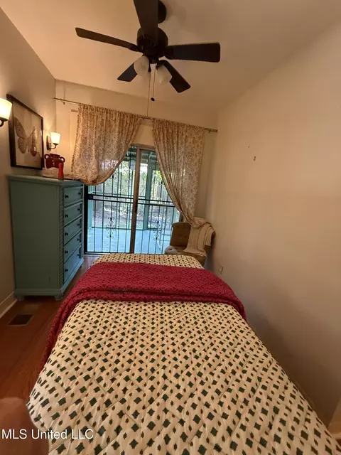 Bedroom - 1709 Laurel St, Jackson, MS 39202 photo 3 of 4