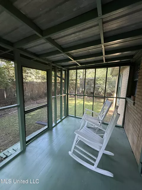 Exterior - 1709 Laurel St, Jackson, MS 39202 photo 5 of 8