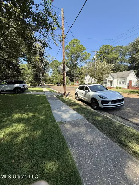 Exterior - 1709 Laurel St, Jackson, MS 39202 photo 7 of 8
