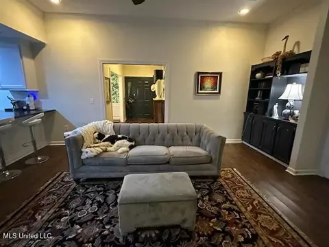 Living - 60 Chestnut Dr, Madison, MS 39110 photo 2 of 2