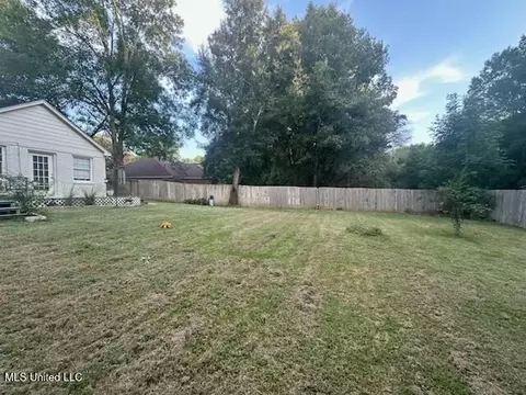 Exterior - 60 Chestnut Dr, Madison, MS 39110 photo 2 of 5