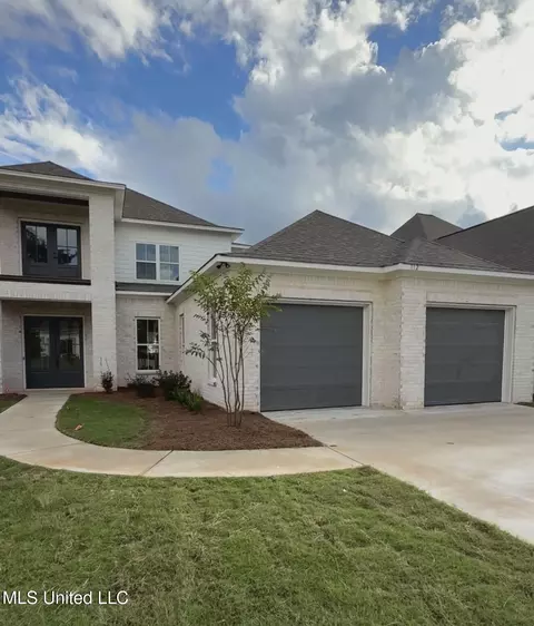 112 Herons Bay Cir, Madison, MS 39110
