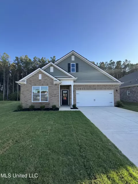 85 Harvest Dance Dr, Byhalia, MS 38611