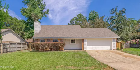 130 Fairway Cir, Byram, MS 39272