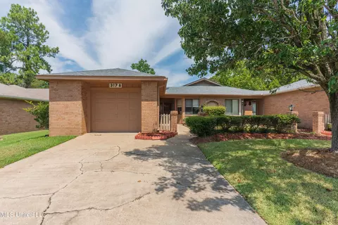 317 Avondale Dr # A, Clinton, MS 39056