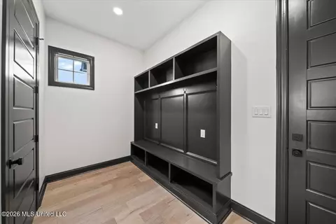 Entry Way - 1474 Tributary Dr, Hernando, MS 38632 photo 1 of 5