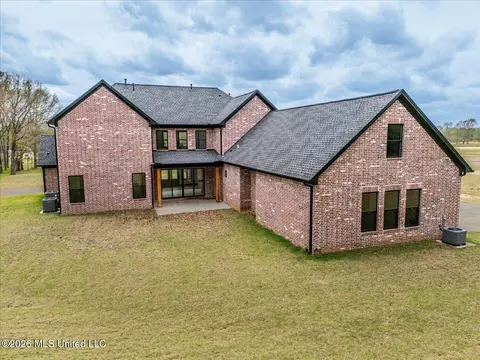 Exterior - 1474 Tributary Dr, Hernando, MS 38632 photo 7 of 10