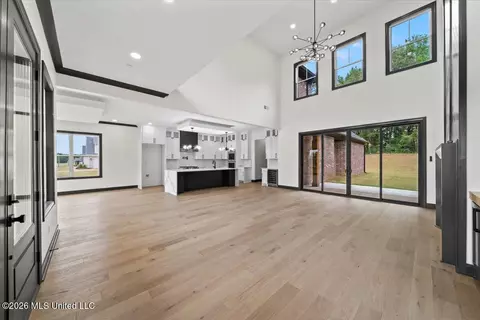 Living - 1474 Tributary Dr, Hernando, MS 38632 photo 3 of 6