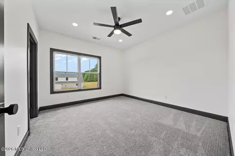 Bedroom - 1474 Tributary Dr, Hernando, MS 38632 photo 3 of 3