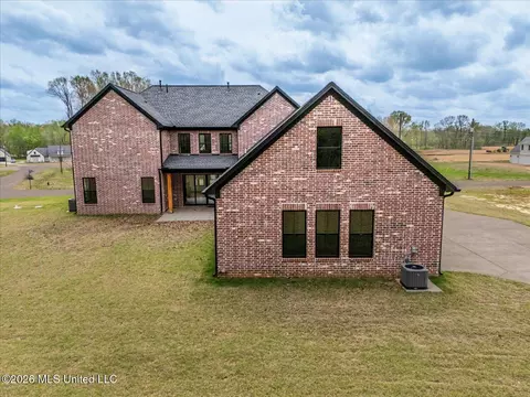 Exterior - 1474 Tributary Dr, Hernando, MS 38632 photo 6 of 10