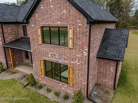 Exterior - 1474 Tributary Dr, Hernando, MS 38632 photo 9 of 10