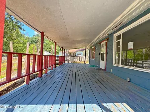 Exterior - 210 Lea Cir, Jackson, MS 39204 photo 2 of 4