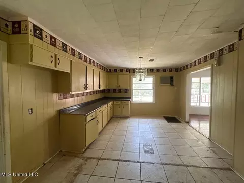 Kitchen - 210 Lea Cir, Jackson, MS 39204 photo 1 of 2