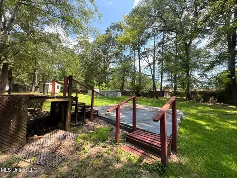 Exterior - 210 Lea Cir, Jackson, MS 39204 photo 3 of 4