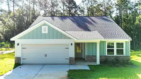 9676 W Oaklawn Rd, Biloxi, MS 39532