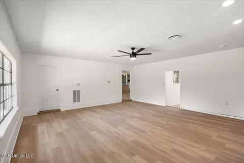 Living - 19 Nelson Cir, Jackson, MS 39212 photo 5 of 8