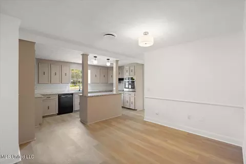 Dining - 19 Nelson Cir, Jackson, MS 39212 photo 1 of 1