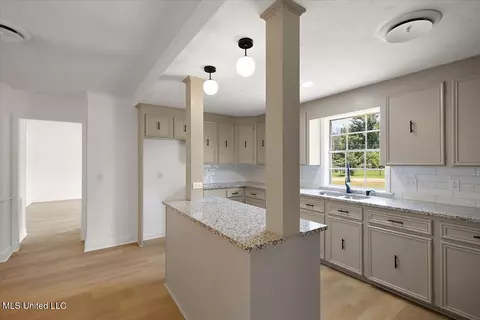 Kitchen - 19 Nelson Cir, Jackson, MS 39212 photo 1 of 2