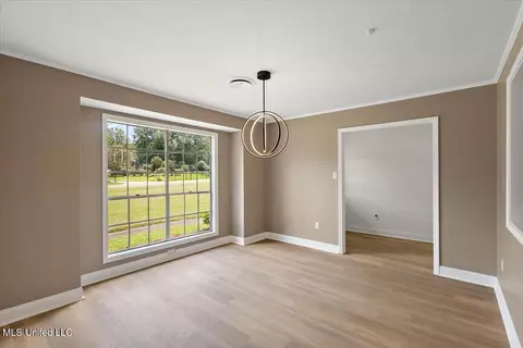 Living - 19 Nelson Cir, Jackson, MS 39212 photo 3 of 8