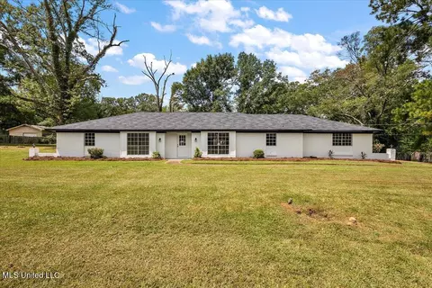 19 Nelson Cir, Jackson, MS 39212