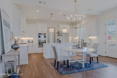 Dining - 918 Bald Eagle Dr, Brandon, MS 39047 photo 1 of 2