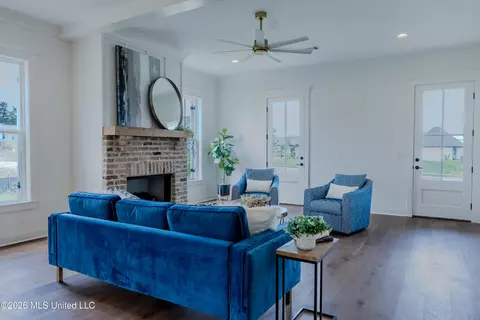 Living - 918 Bald Eagle Dr, Brandon, MS 39047 photo 2 of 2