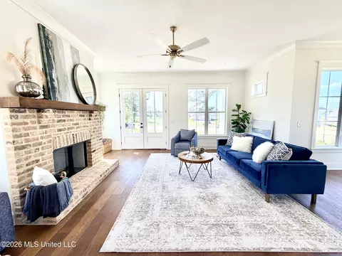 Living - 910 Bald Eagle Dr, Brandon, MS 39047 photo 4 of 4