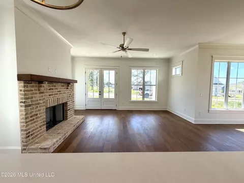 Living - 910 Bald Eagle Dr, Brandon, MS 39047 photo 4 of 4
