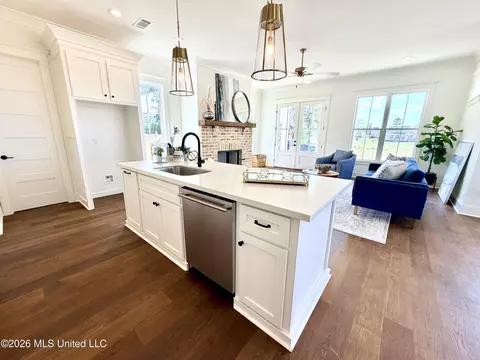 Kitchen - 910 Bald Eagle Dr, Brandon, MS 39047 photo 4 of 4