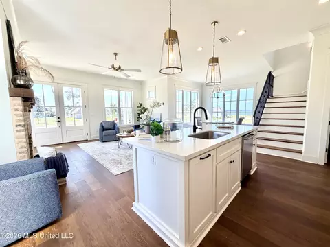 Kitchen - 910 Bald Eagle Dr, Brandon, MS 39047 photo 1 of 4
