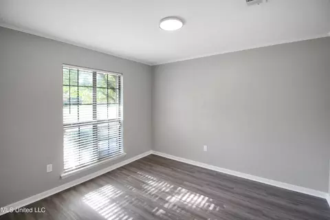 Bedroom - 135 Ridge Cv, Brandon, MS 39042 photo 6 of 6