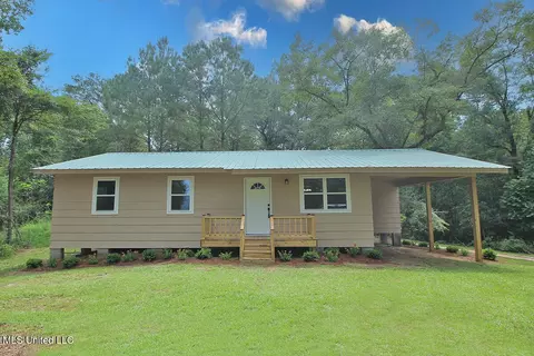 98 Pumping Station Rd, Mclain, MS 39456