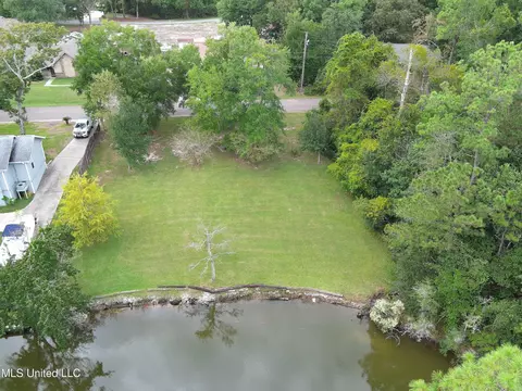 Seacrest Drive, Gautier, MS 39553