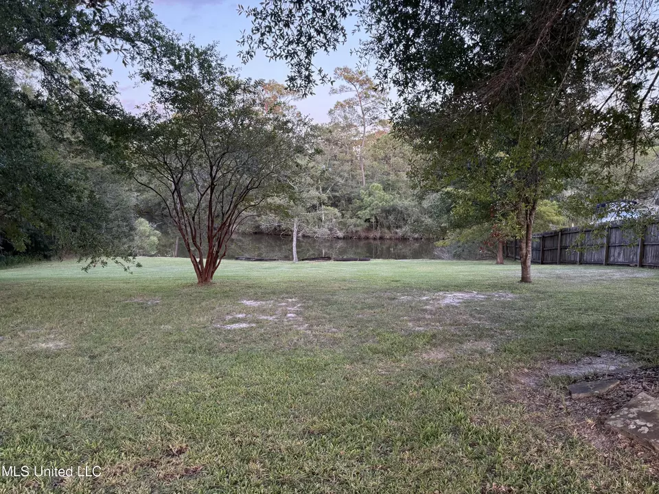  Seacrest Drive, Gautier, MS 39553 photo 2